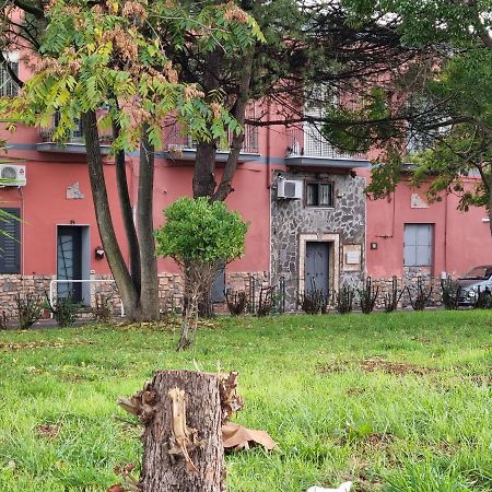 La Tana Del Viaggiatore, Parcheggio Gratuito Napoli Ngoại thất bức ảnh